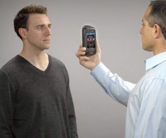 Big Brother iPhone-case herkent je via biometrie