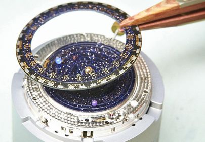 Cool: op dit horloge draaien de planeten rond