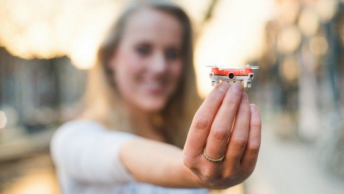 Piepkleine Nederlandse drone met camera: 'echte impulsaankoop'
