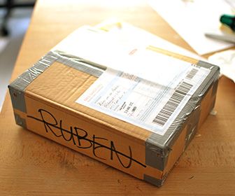 Nederlander volgt stiekem de reis van een postpakket