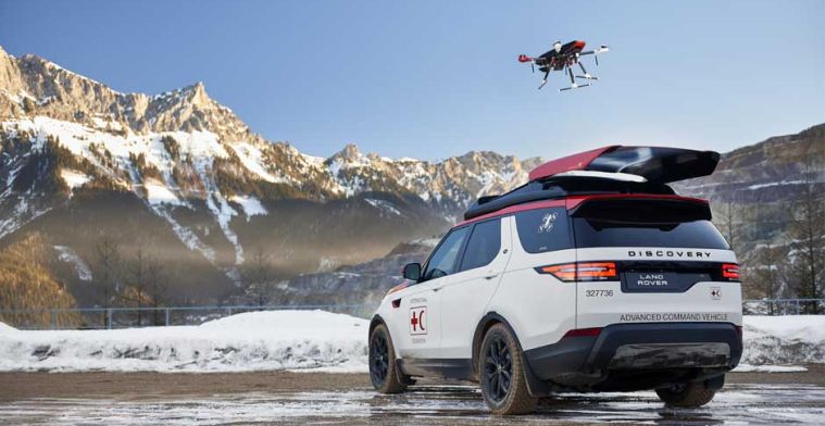Deze Land Rover lanceert drones bij reddingsacties