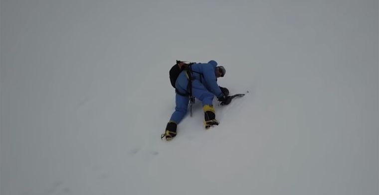 Vermiste bergbeklimmer bij toeval gered door drone