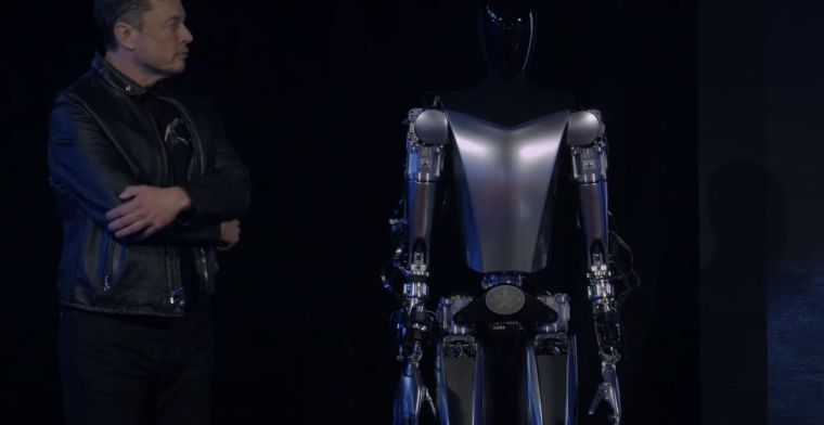 Tesla toont werkende mensachtige robot: 'Gaat minder dan 20.000 euro kosten'