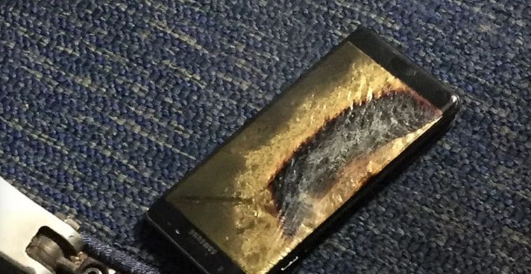 Galaxy Note 7 vat vlam in vliegtuig vlak voor vertrek