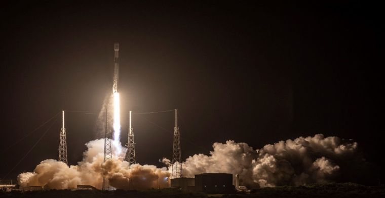 SpaceX: na maand geen contact meer met drie internetsatellieten