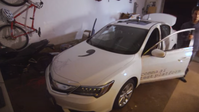 Eerste iPhone-hacker bouwt zelfrijdende auto