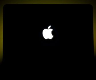 Alleen vandaag: limited edition Steve Jobs Retina MacBook geveild 