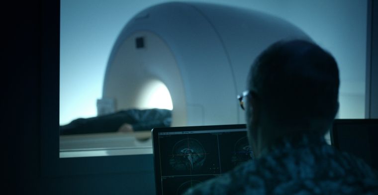 Commentaar: Porscherijders onder de MRI-scanner 