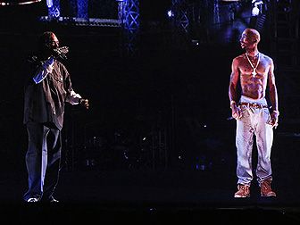 Tupac terug als hologram op festival