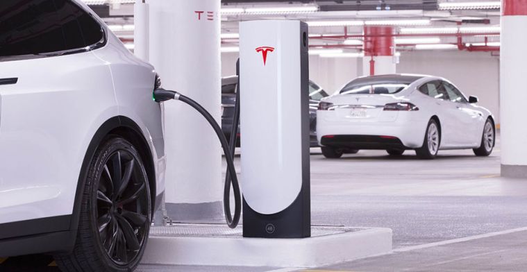 Tesla komt met kleinere Superchargers voor in steden