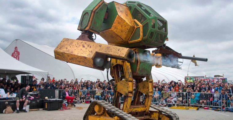 MegaBots haalt 2,4 miljoen op voor competitie gigantische vechtrobots
