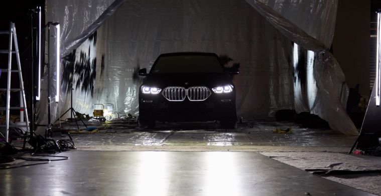 BMW X6 is er nu ook in het 'zwartste zwart'