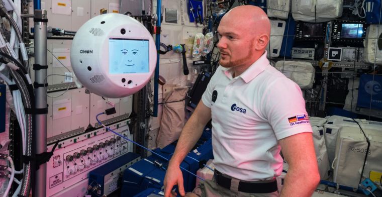 Robotassistent aan boord van ISS vindt astronaut 'gemeen'
