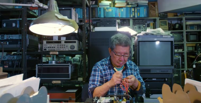 Mini-docu: de kunst van repareren van oude tv's
