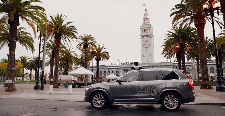 Uber stopt testen zelfrijdende auto's na ongeluk