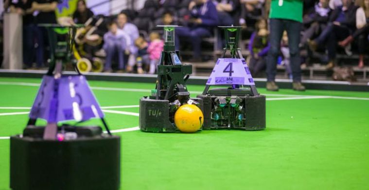 TU Eindhoven wint het EK Robotvoetbal