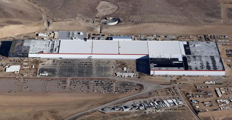 Tesla bedekt Gigafactory met 'grootste zonnedak ooit'