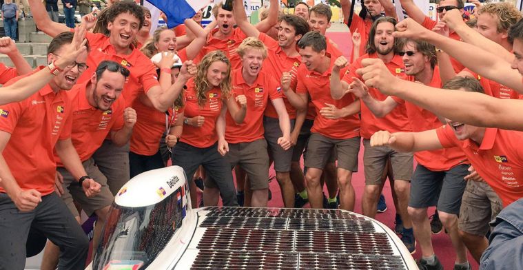 Team TU Delft wint WK zonneracen voor zevende keer