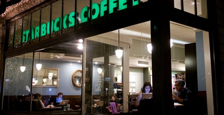 Wifi in Starbucks laat klanten stiekem cryptocurrencies minen