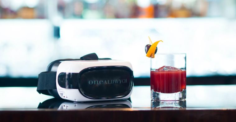 Londense bar serveert cocktail met VR-headset