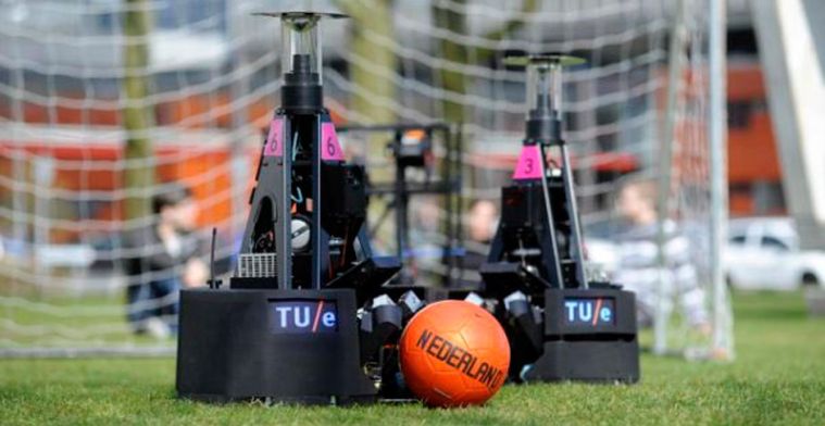 Eindhovens team wint WK robotvoetbal na penalty's