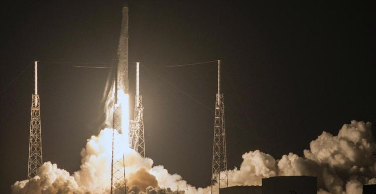 Raketmotor SpaceX ontploft tijdens test in fabriek
