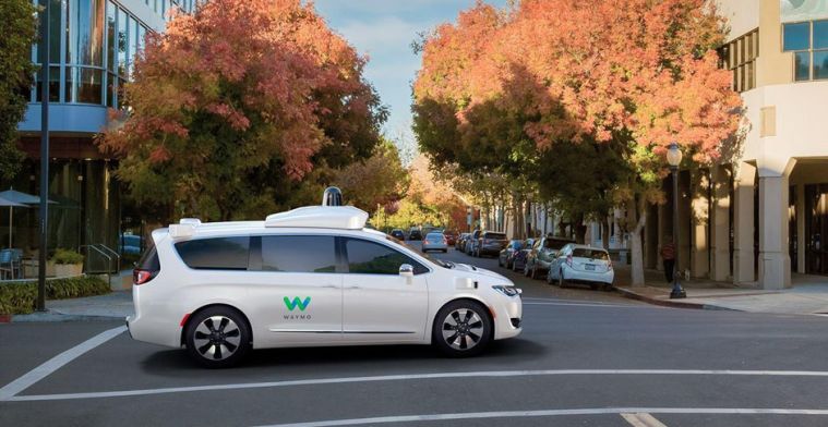 Fiat bouwt 100 zelfrijdende auto's voor Google-startup Waymo 