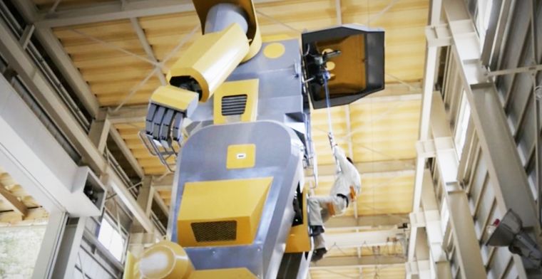 Video: Japanner bouwt mega-robot