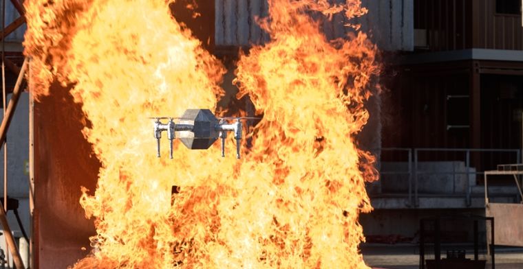 Deze drone kan vlakbij een brand vliegen: 'Cruciaal voor brandweer'