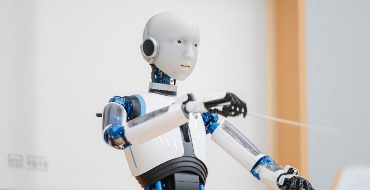 Robot vervangt dirigent: 'Geweldige harmonie met het orkest'