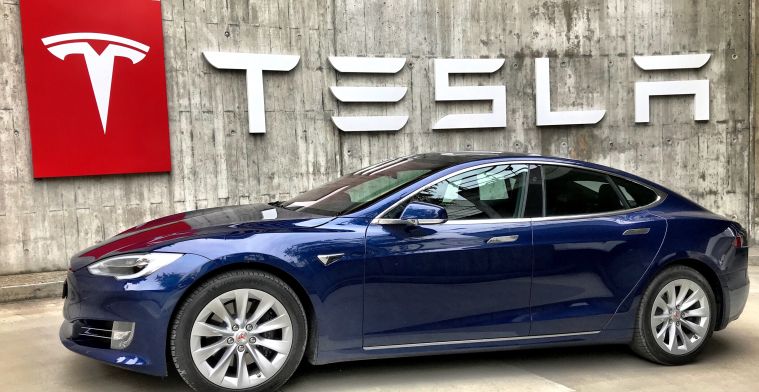 Musk houdt vol: 'Zelfrijdende Tesla komt er nog dit jaar'