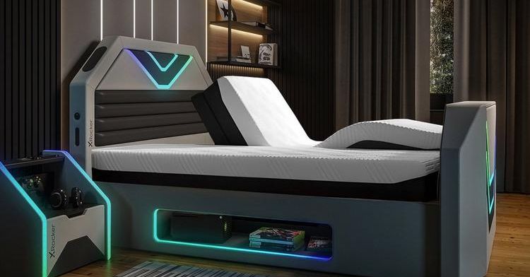 Dit ideale bed voor gamers heeft een 4K-TV en slimme led-verlichting