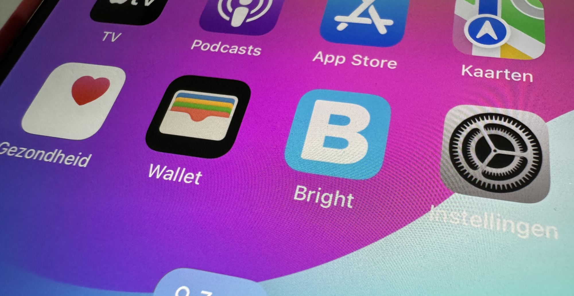 De Bright app voor iOS is weer te downloaden