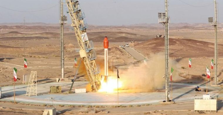 Iran schiet dieren de ruimte in en wil hierna een eigen bemande ruimtemissie