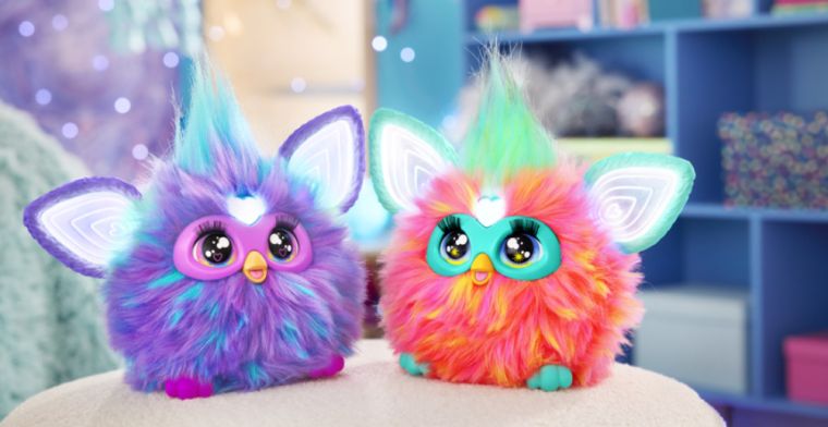 Vernieuwde Furby spreekt nu ook Nederlands – en heeft gelukkig een uit-knop