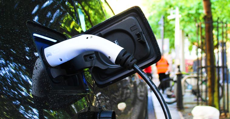 In dit jaartal zijn alle auto's in Nederland elektrisch