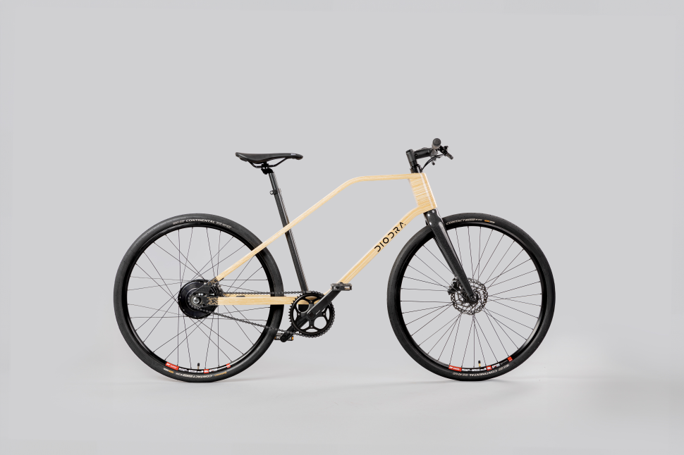 Deze e-bike van bamboe weegt maar 15 kilo