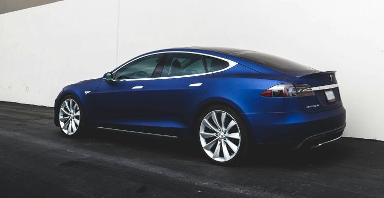 Duitse toezichthouder: deurgrepen van Tesla zijn 'levensgevaarlijk'