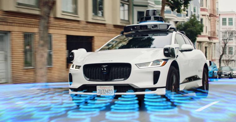 Waymo-robottaxi's weten het niet meer en blokkeren de snelweg